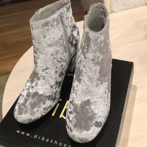 Ankle boots 👢 with zipper